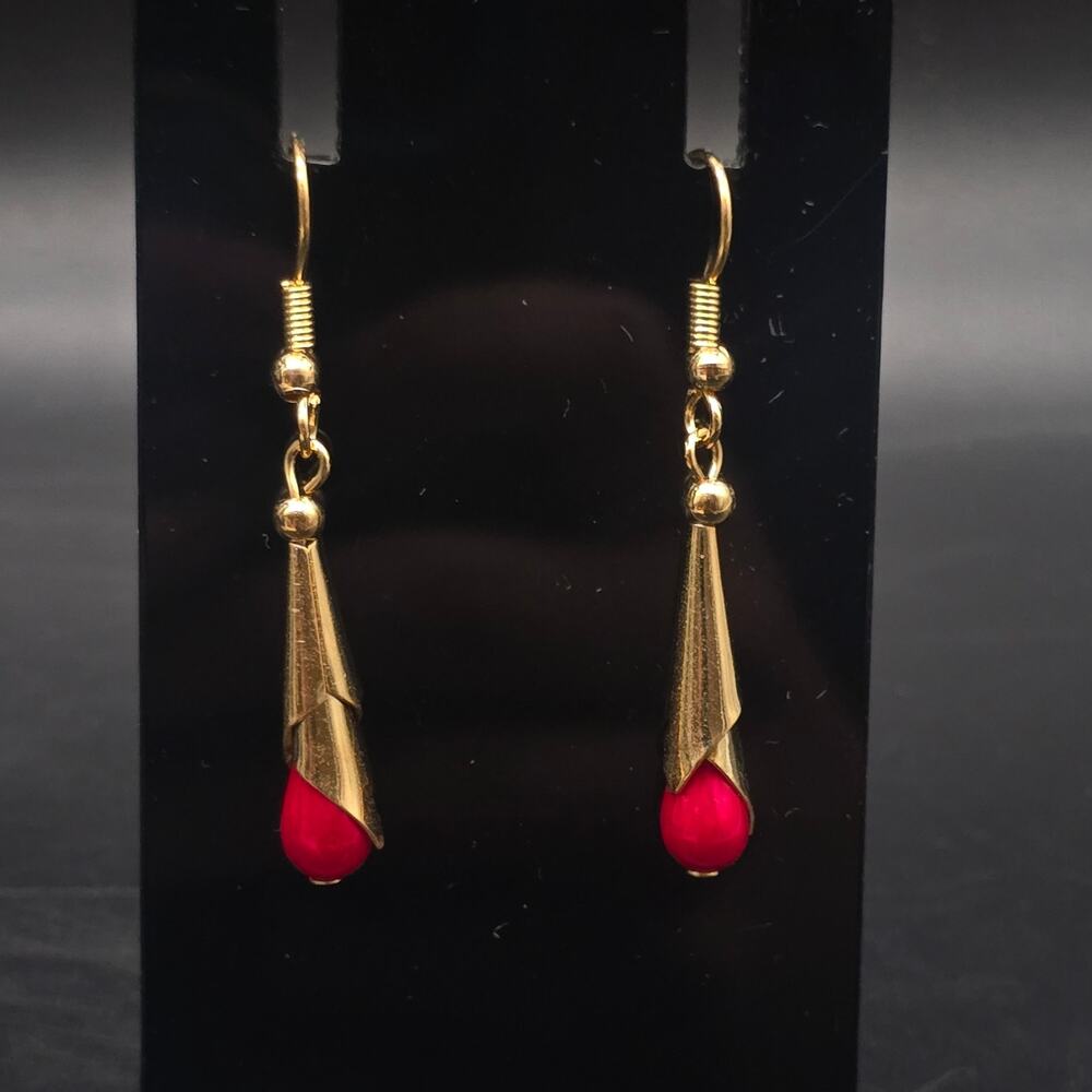 Red Faux Pearl Gold Tone Earrings Drop Dangle Vintage 1980s NOS NWT Korea